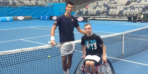 Djokovic_Lapthorne_tennis en fauteuil
